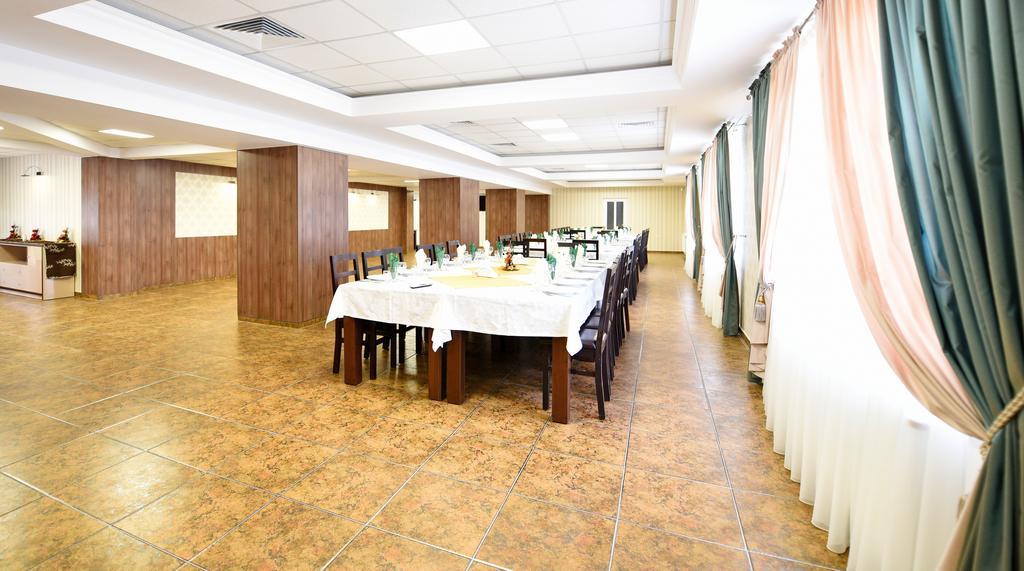 Pensiunea Sarmis Sarmizegetusa Ngoại thất bức ảnh